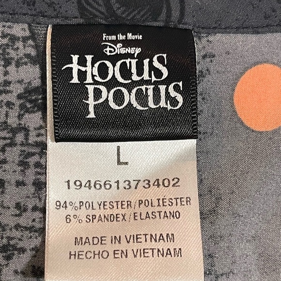 🔥SALE💥HOCUS POCUS CHEROKEE SCRUBS TOONIFORMS DISNEY V NECK TOP SZ LG EUC - Picture 7 of 12